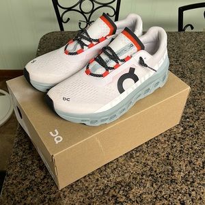 ON Cloudmonster 10.5